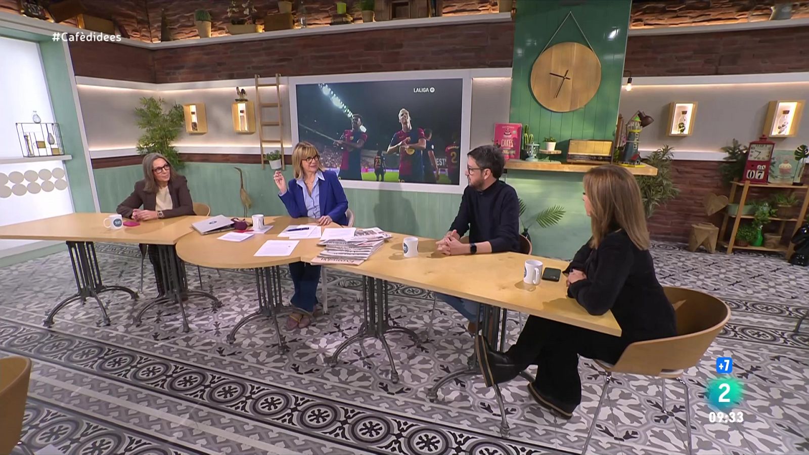 Gemma Nierga entrevista el diputat de Sumar-Comuns. L'escriptor presenta 'El rol del Roc'. I conversem amb la investigadora sènior del CIDOB