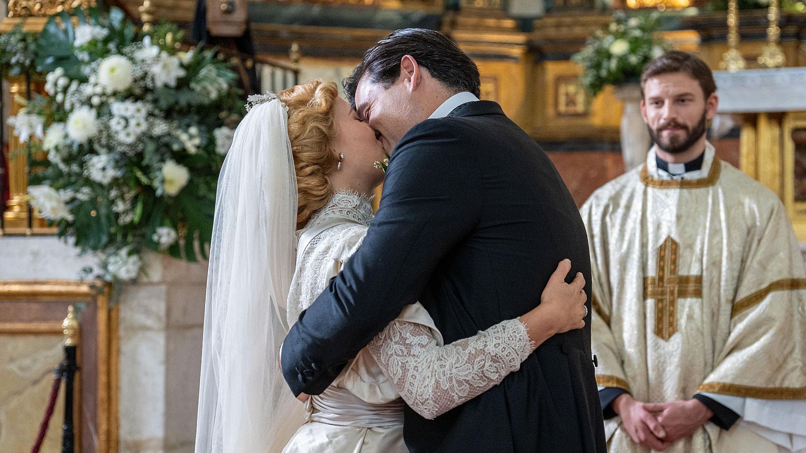 La Promesa: Jana y Manuel se convierten en marido y mujer - La promesa | Ver