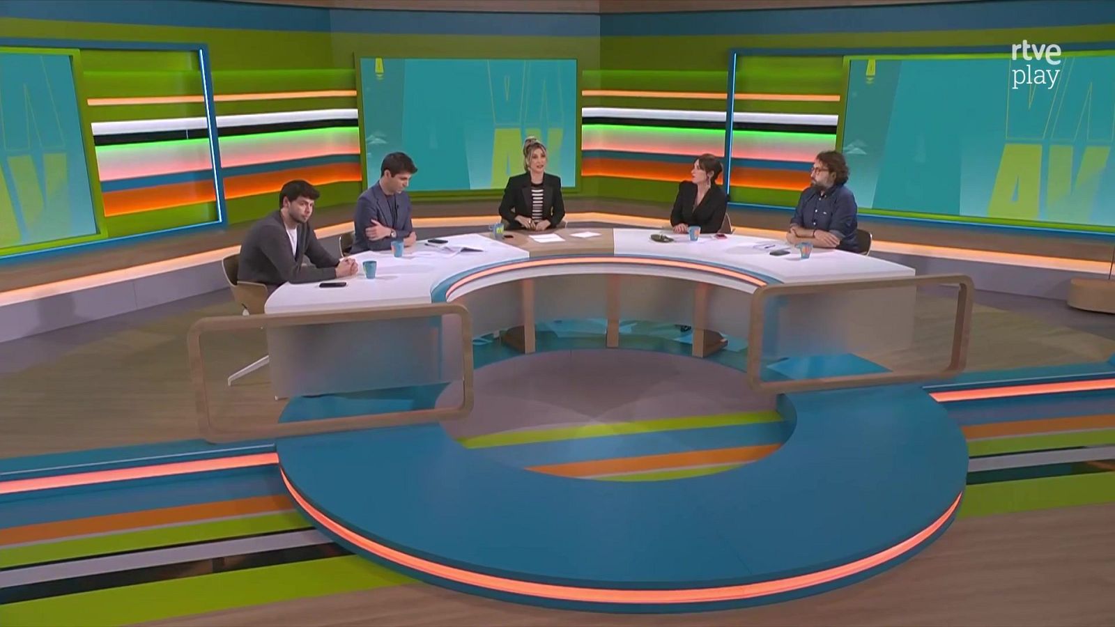 Milà prohibeix fumar al carrer | L'altaveu - L'altaveu | Veure