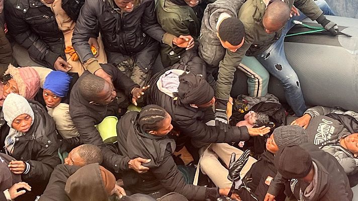 Telediario 1 - Nacer en un cayuco: el rescate de un bebé en plena travesía hacia la costa canaria