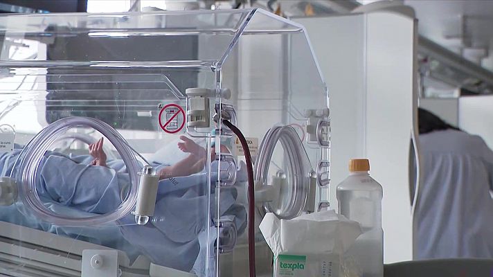 Telediario 2 - El hospital Germans Trias de Barcelona impulsa un programa de hospitalización domiciliaria para bebés prematuros