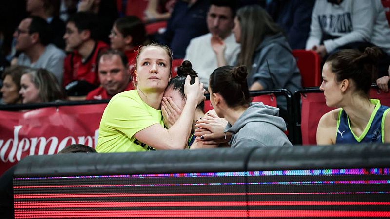 Preocupante lesin de Mara Conde, la alero del Praga - Baloncesto en RTVE | Ver