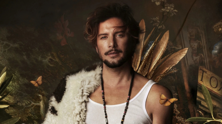 Telediario 1 - Manuel Carrasco presenta su nuevo tema, 'Pueblo Salvaje', que conecta con sus raíces andaluzas