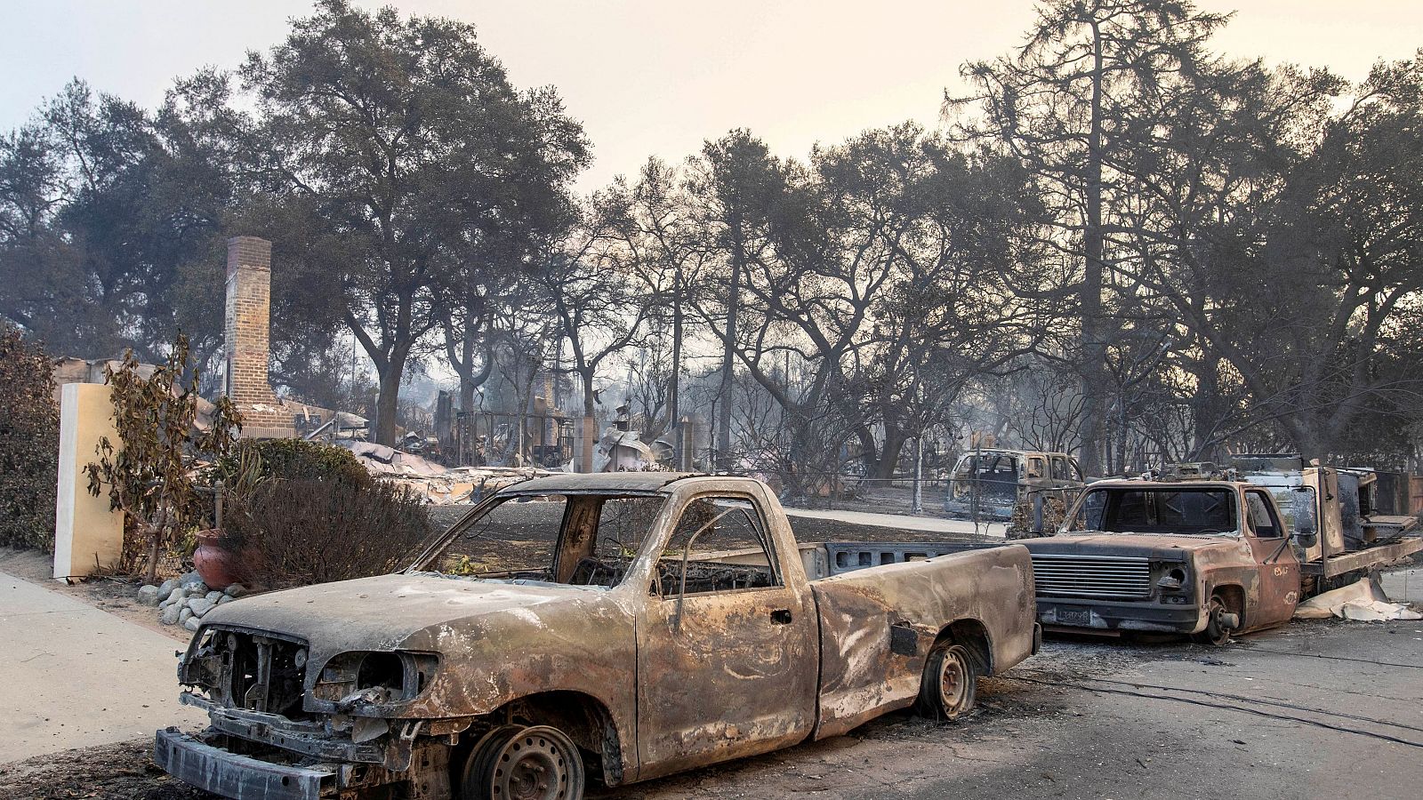 El fuego devora Los Ángeles - Telediario 2 | Ver