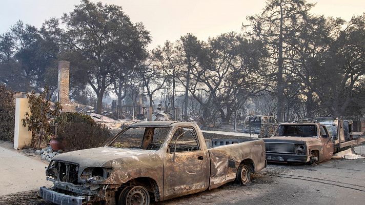 El fuego devora Los Ángeles y la orden de evacuación afecta a casi 180.000 personas