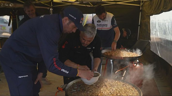 Telediario 2 - Nandu Jubany conquista el Dakar con su paella en la jornada de descanso