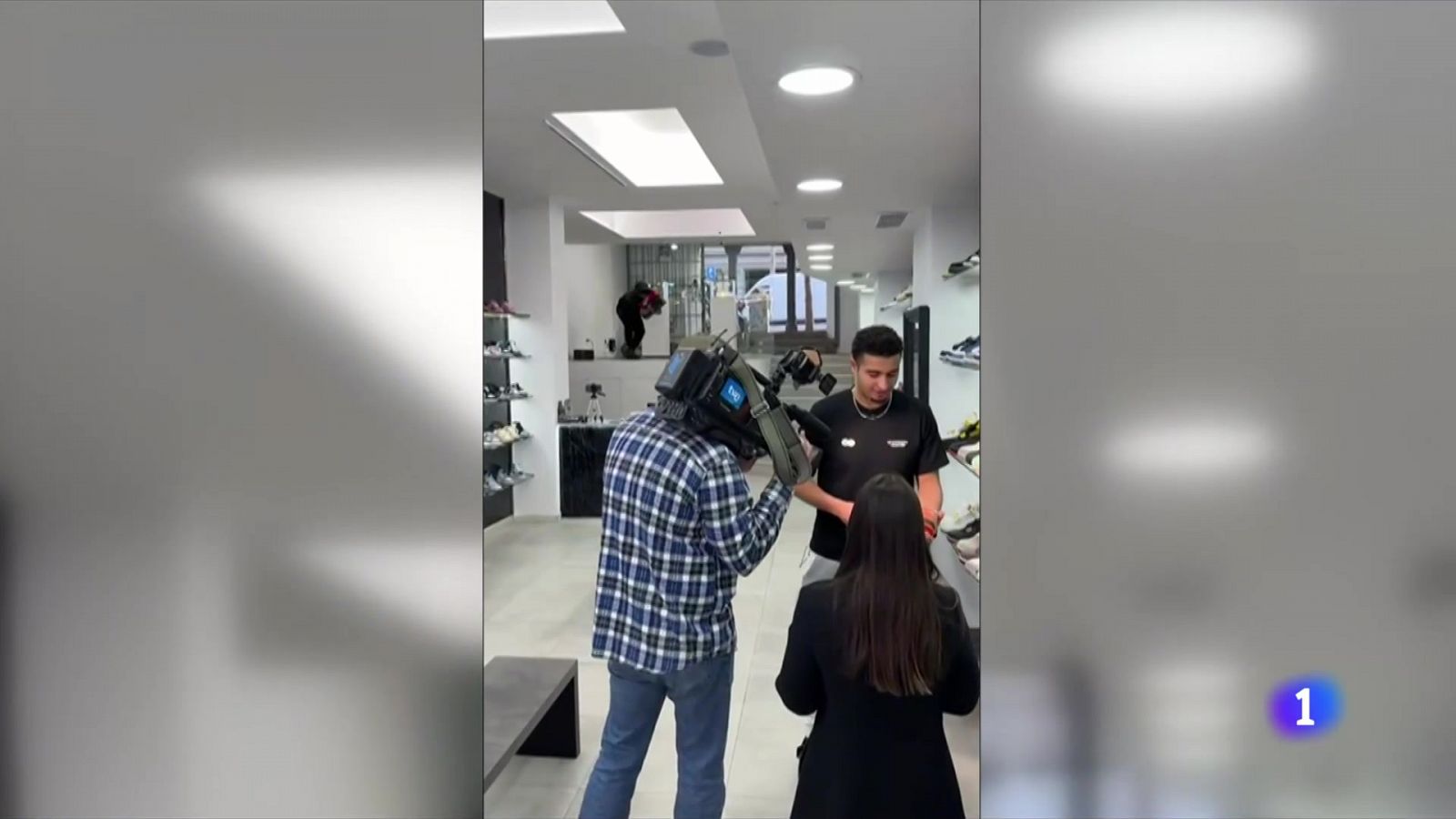 Les vambes d'edició limitada, un objecte molt cotitzat - L'Informatiu | Veure