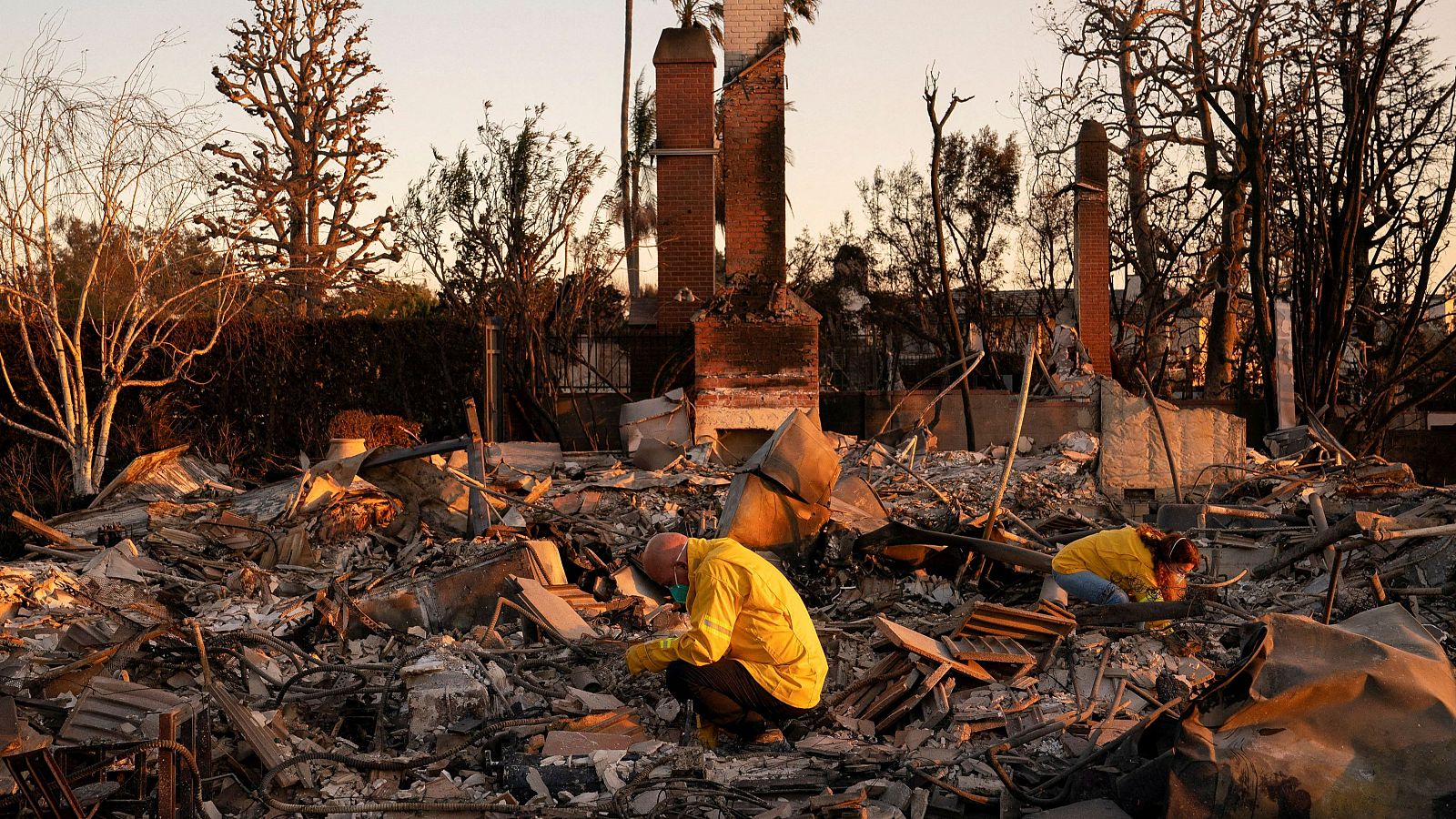 Los Ángeles llora a sus muertos por los incendios