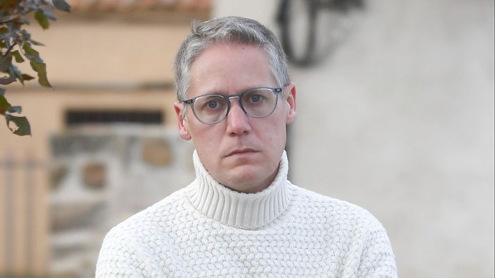 Telediario Fin de Semana - El alcalde de Torrecaballeros denuncia que el párroco le ha negado la comunión por ser homosexual