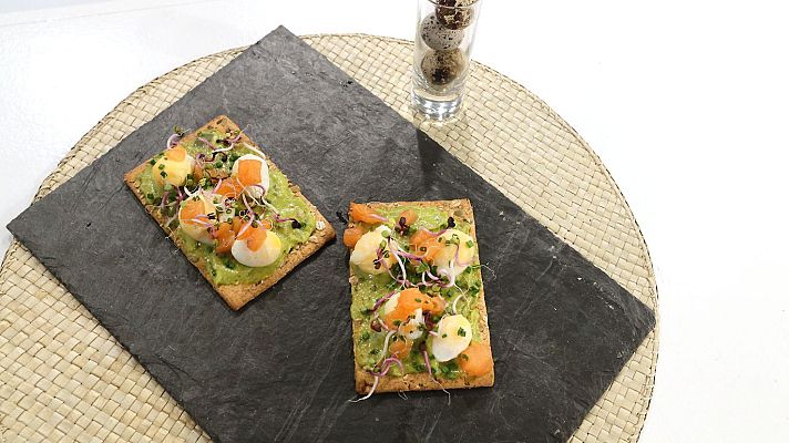 Saber vivir - Receta con huevos de codorniz: tosta con crema de aguacate
