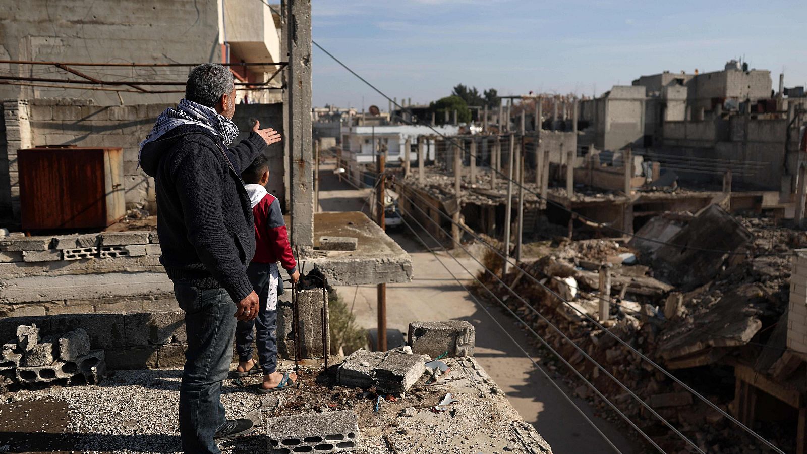 Un barrio de Damasco arrasado por la guerra lucha por reconstruirse en plena transición