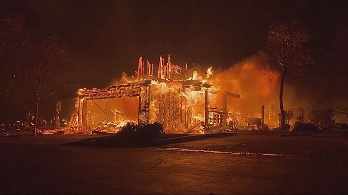 Telediario 1 - El urbanismo y la sequía extrema alimentan el incendio de Los Ángeles