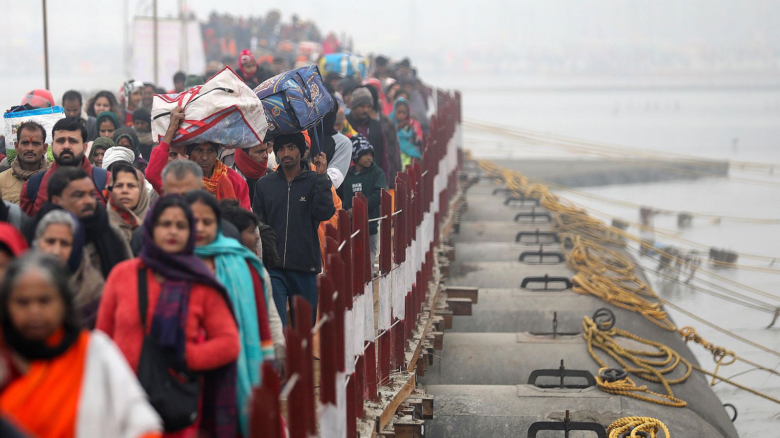 Festival hindú del Kumbh Mela: baños en ríos sagrados para purificarse