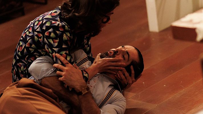 Salón de té La Moderna - César muere en brazos de su hermana Mercedes