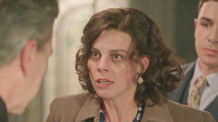 Salón de té La Moderna - Mercedes anuncia la muerte de César a los Pedraza