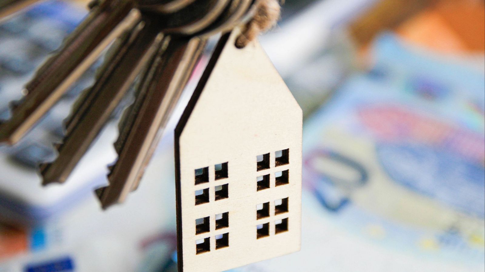 Las medidas de vivienda enfrentan a Gobierno y oposición - Telediario 1 | Ver