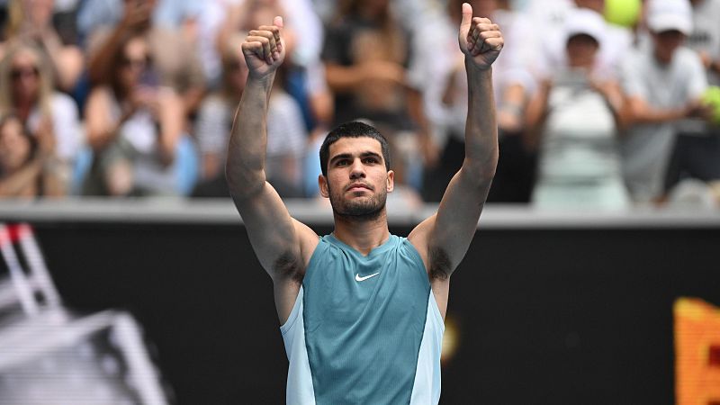 Alcaraz pasa por encima de Nishioka en el Open de Australia 2025 | Ver