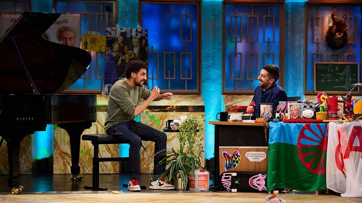 La Revuelta | Yunez Chaib te enseña a decir bien su nombre 15/1/25 - La Revuelta | Ver