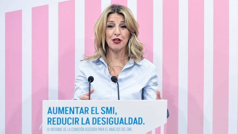Trabajo propone una subida del salario mínimo de 50 euros - Telediario 2 | Ver