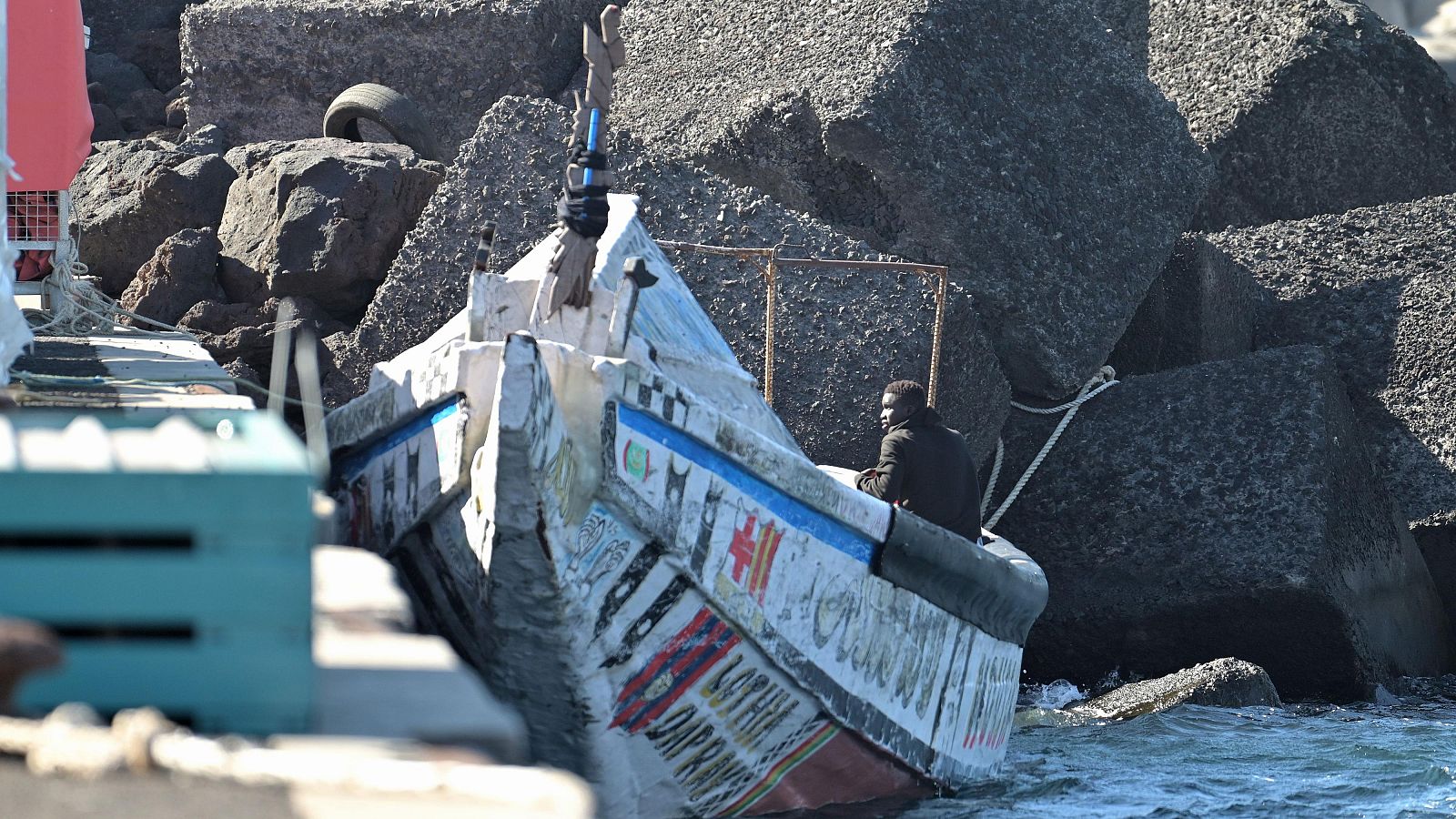 Mueren al menos 50 personas en un cayuco que se dirigía a Canarias