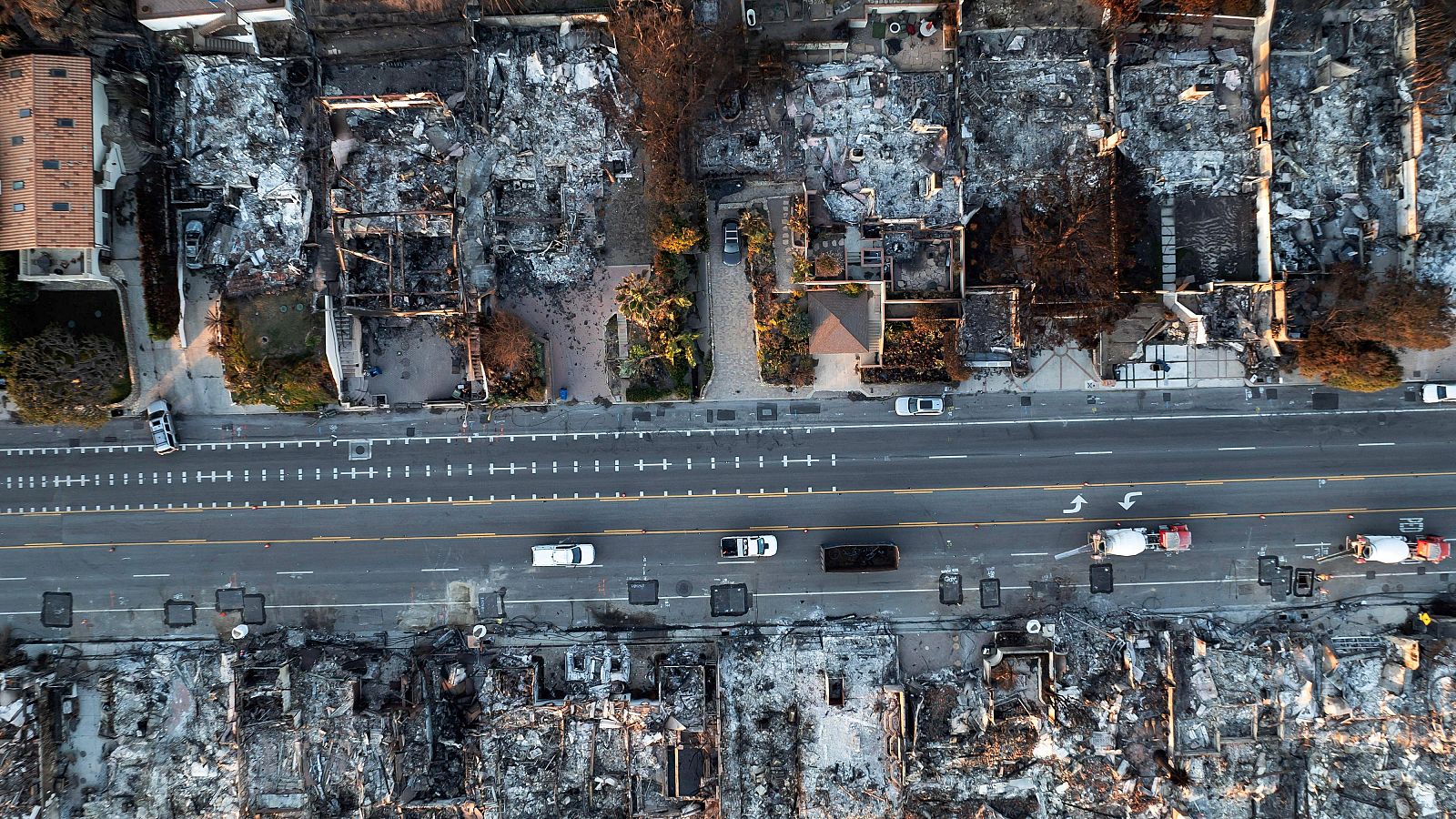 Malibú a vista de dron: 25 muertos y miles de negocios arrasados