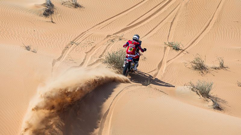 Tosha Shareina logra la victoria en la penltima etapa del Dakar y Sanders sigue lder