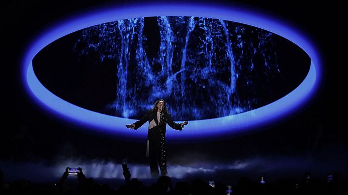 Lucas Bun canta \"Te Escribo En El Cielo\" en la primera semifinal