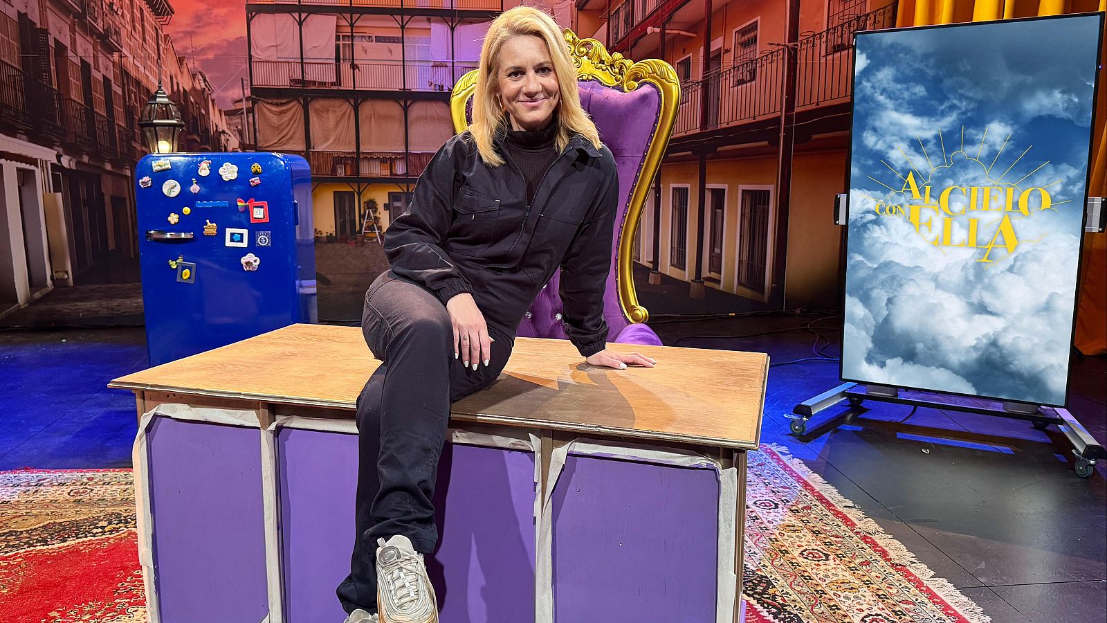 Este 2025 estrenamos plató, lo enciende el alcalde con más luces de España, Abel Caballero. Eva Hache, nuestra madrina, viene a contarnos que regresa al teatro y Leticia Dolera nos desvela que Cervantes era un moderno. Tomás Fuentes y Bianca Kovacs visitan también el programa.