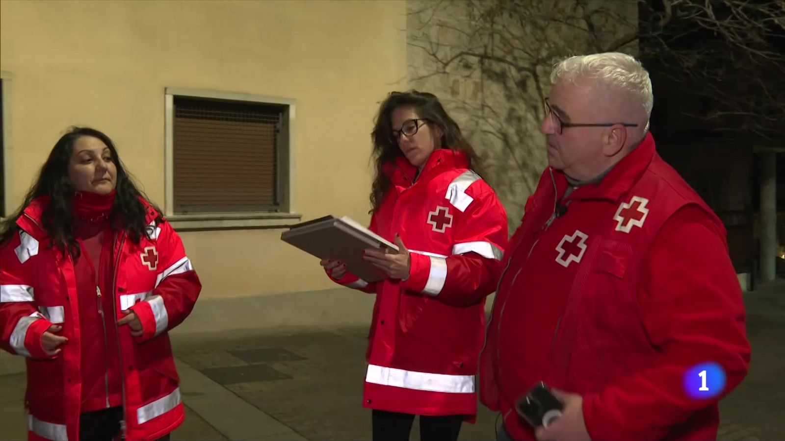 Creu Roja atén més de 300 persones sense llar a la nit pel fred