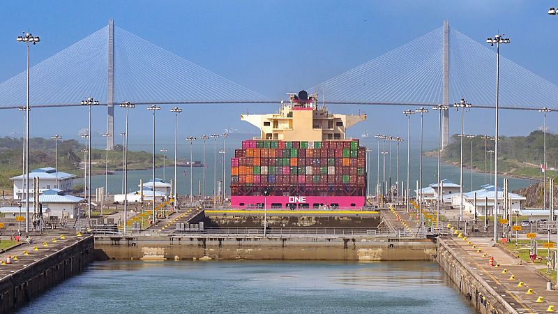 Trump sitúa al Canal de Panamá en el punto de mira y amenaza con recuperarlo a la fuerza