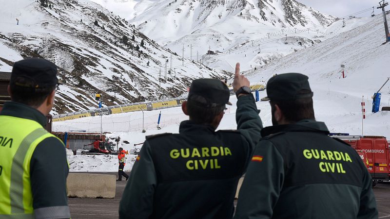 La estación de Astún reabre tras el desprendimiento del telesilla | Ver