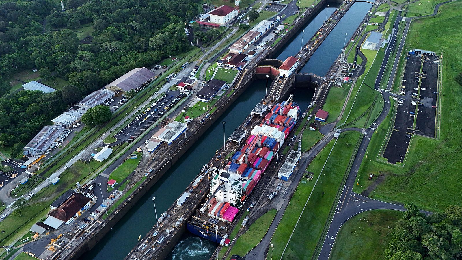 Los panameños no negociarán con Trump la titularidad del Canal