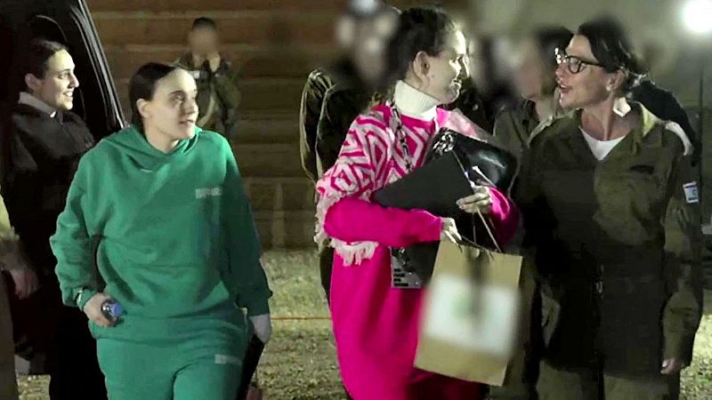 Hamás libera a las primeras tres rehenes | Ver