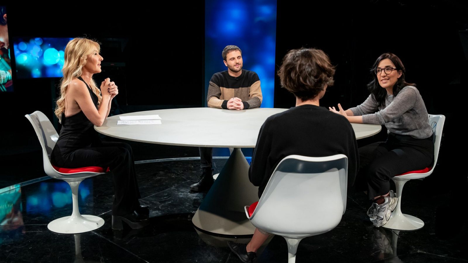 Versión española - Cinco lobitos (Coloquio) - ver ahora