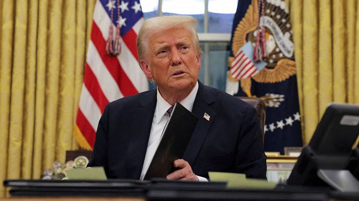 Telediario 1 - Trump revoca las principales medidas de Joe Biden en su primer día en el cargo
