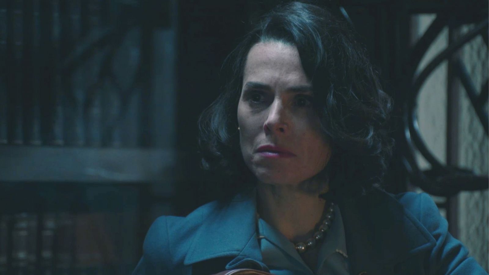 Emiliano dispara a Lázara - Salón de té La Moderna | Ver