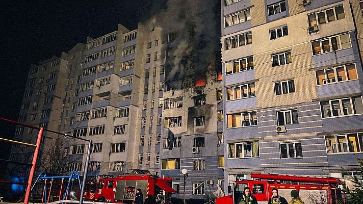 Telediario 1 - Ucrania y Rusia intercambian ataques con drones mientras el Kremlin se muestra abierto a dialogar con Trump