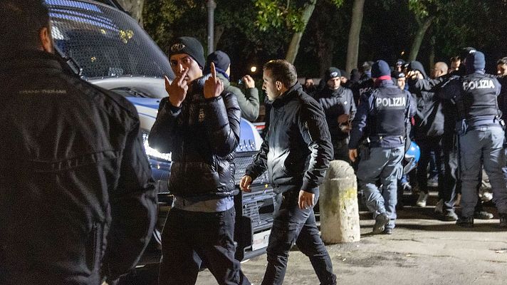Telediario 1 - Dos hinchas de la Real permanecen hospitalizados en Roma por las agresiones de los ultras del Lazio