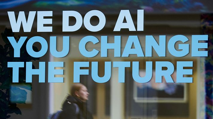 Telediario 2 - La inteligencia artificial centra los debates en Davos entre líderes empresariales y expertos