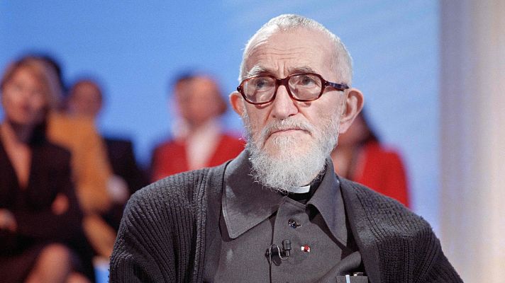 Telediario Fin de Semana - Salen a la luz seis décadas de abusos sexuales del Abbé Pierre en Francia
