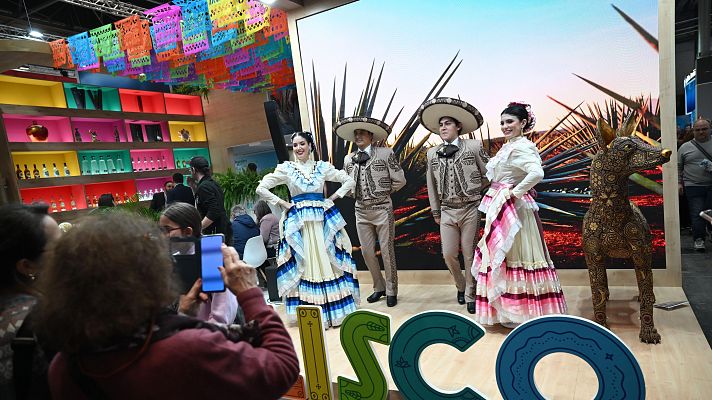 El público toma Fitur, la mayor feria de turismo del mundo