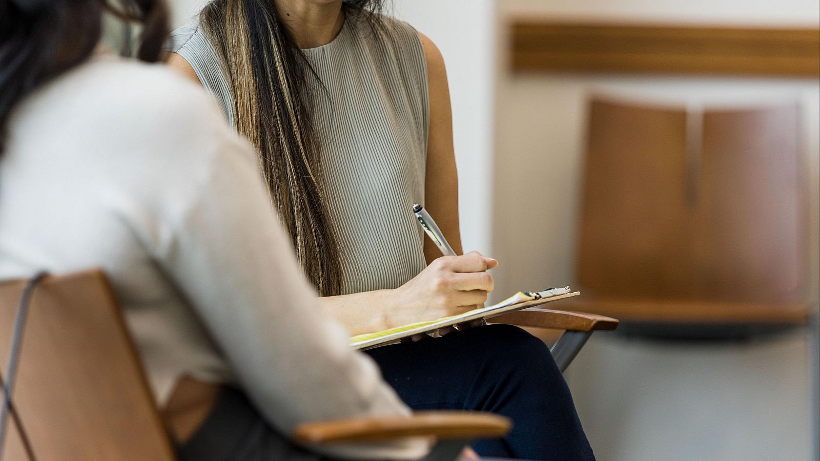 Elaboran un manual para tratar a las víctimas de violencia de género