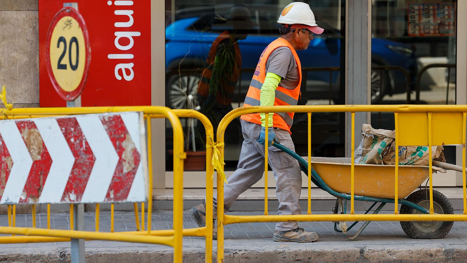 Trabajo y Economía acuerdan aprobar la reducción de la jornada laboral