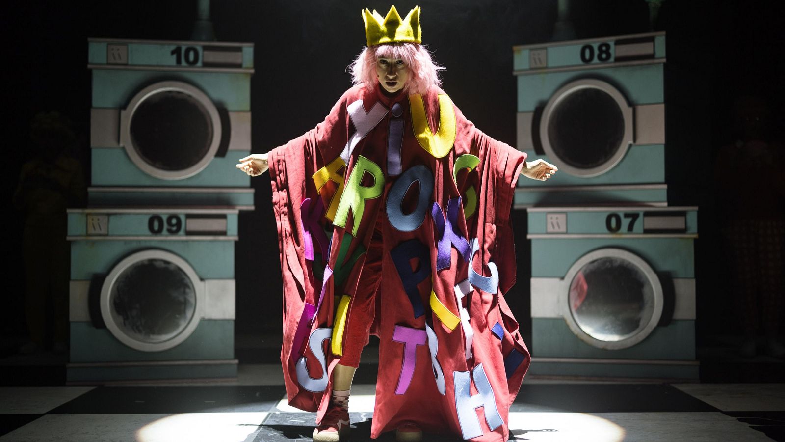 Un cuento de hadas contemporáneo: 'Caperucita en Manhattan' llega al Teatro de La Abadía | Ver