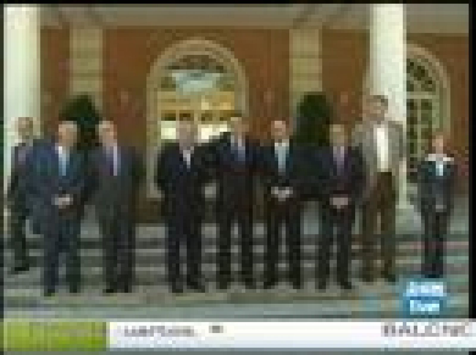 Comienza la reunión del presidente del Gobierno, José Luis Rodríguez Zapatero, con los sindicatos y CEOE.