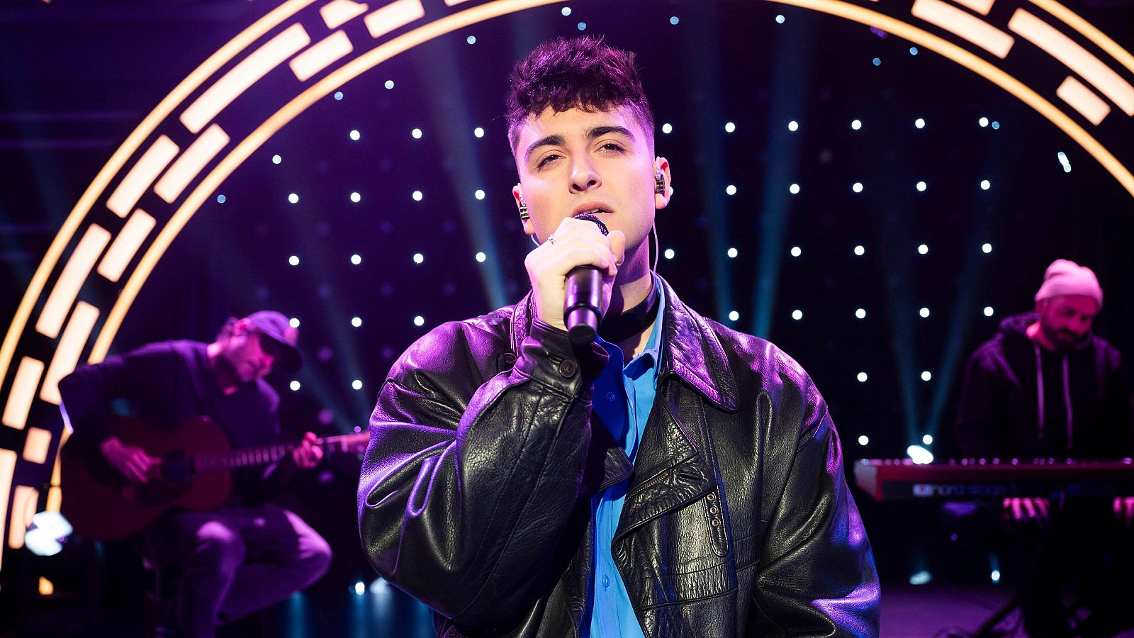 Juanjo Bona canta en Late Xou 'Golondrinas' - VER AHORA - Late Xou con Marc Giró | Ver