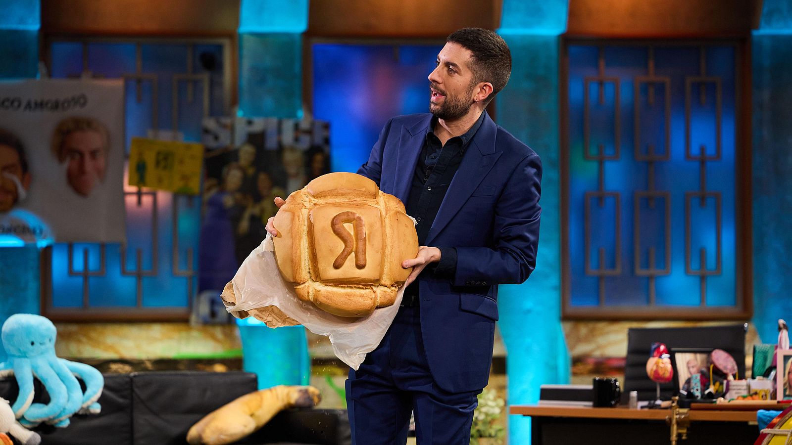 La Revuelta | El pan del programa y un músico de jazz 28/1/25 - La Revuelta | Ver