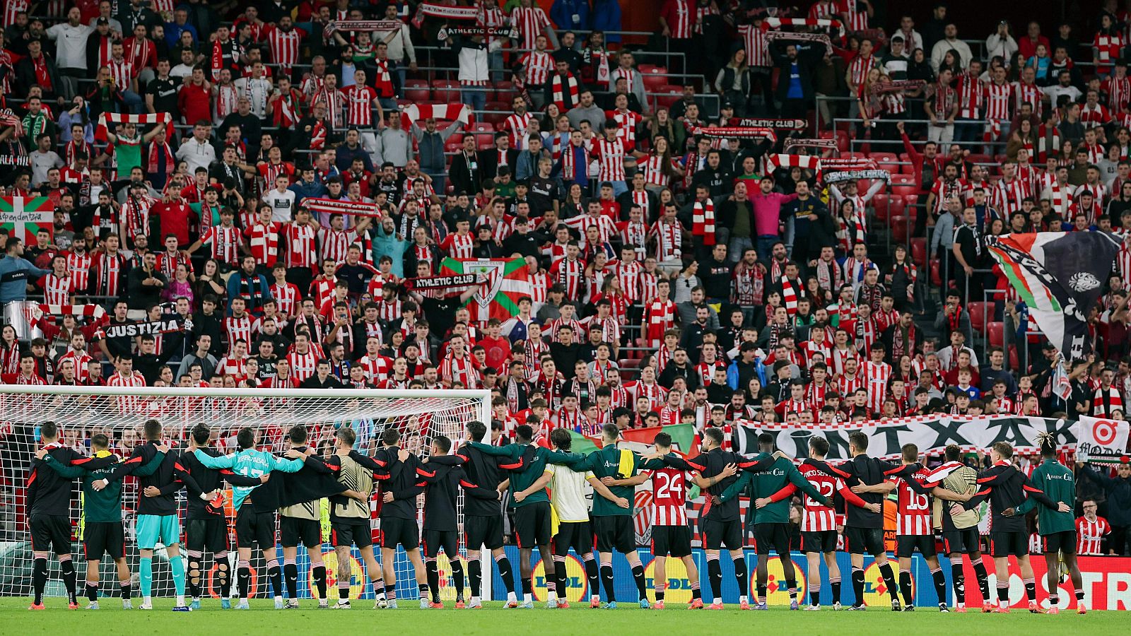 Tensión en el Athletic Club con la grada de animación dividida