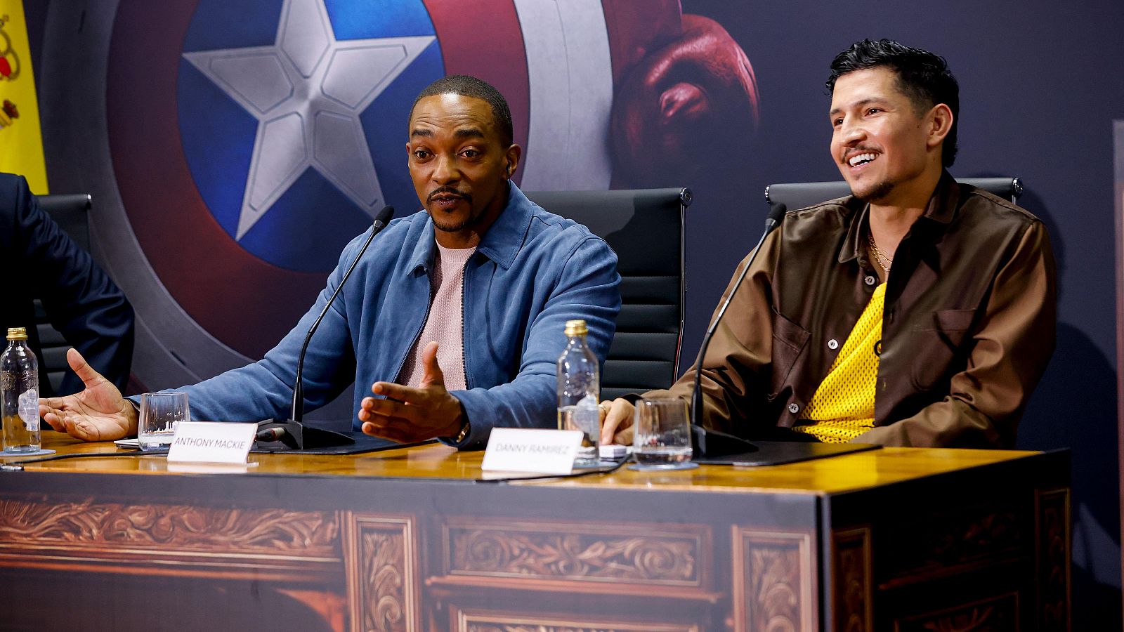 Anthony Mackie y Danny Ramirez han presentado en Madrid 'Capitán América'