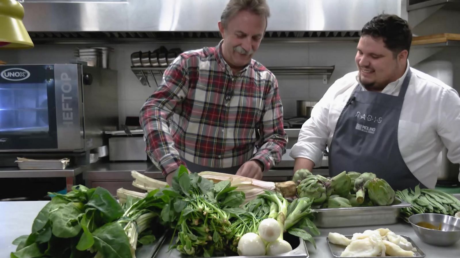 Cardo blanco y Santi Rodríguez | Ver